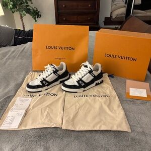 Men’s Louis Vuitton Athletic Training Sneakers - Size Q70 (US 10.5)